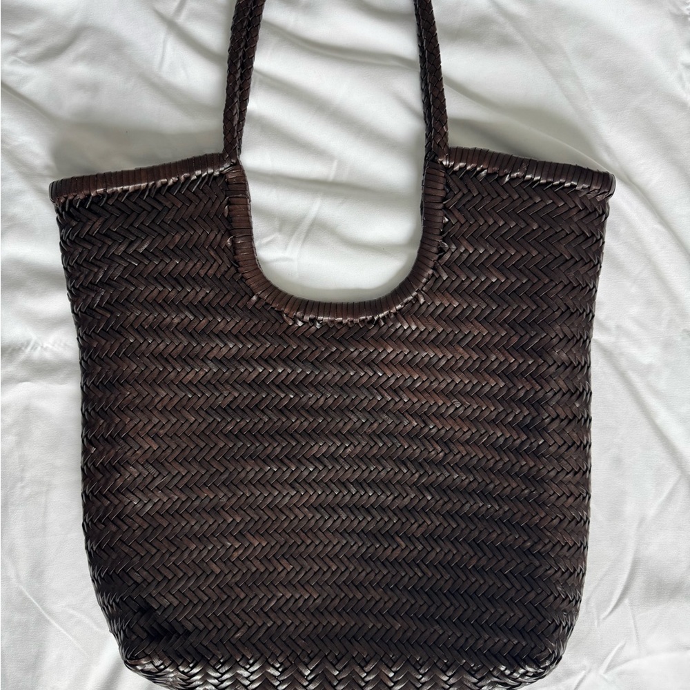 DRAGON DIFFUSION
Tan Diagonal Arched Tote